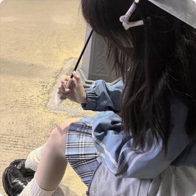 推手推车的男人